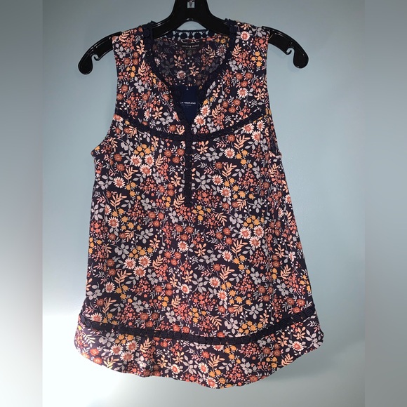 Sz S Lucky Brand Sleeveless Navy Blue Floral Top OpenNeck NWT Ladies ⭐️ - Picture 7 of 8